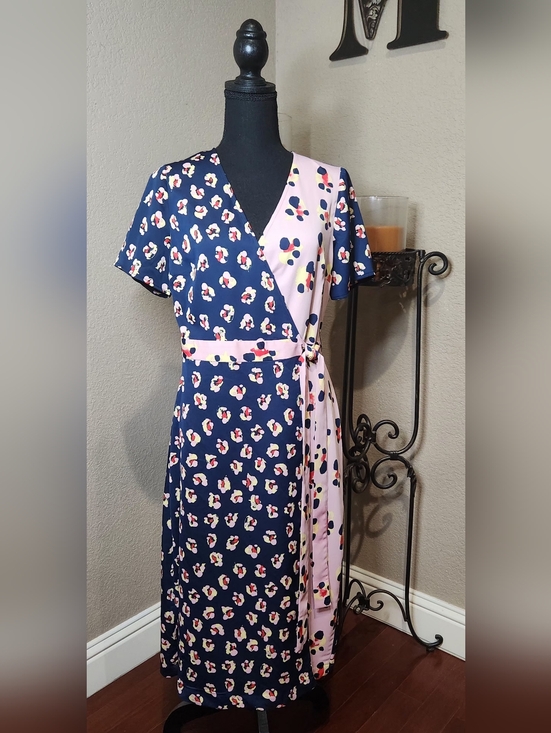 BCBGeneration Dresses & Skirts - BCBGeneration Navy and Pink Contrast Floral Wrap Midi Dress. NWT